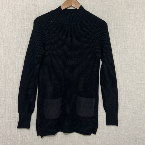 Banana Republic Mock Neck Sweater w/ Suede Pockets size S Small - Picture 2 of 7